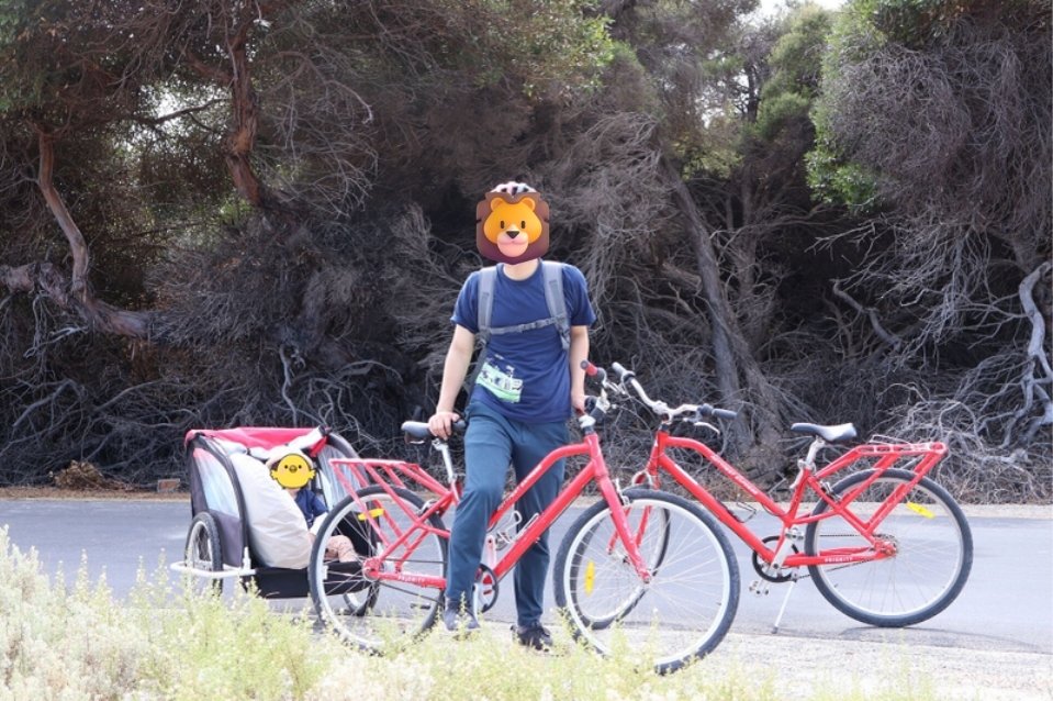 ロットネスト島で借りた自転車2台とカーゴ